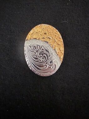Vintage Golden Silver Collectable Western Bolo Tie Clasp